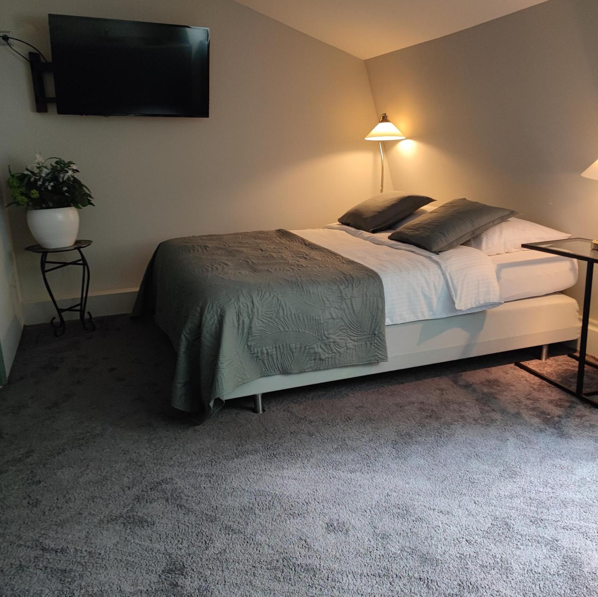 B&B Hotel Elselina Schiedam Bagian luar foto