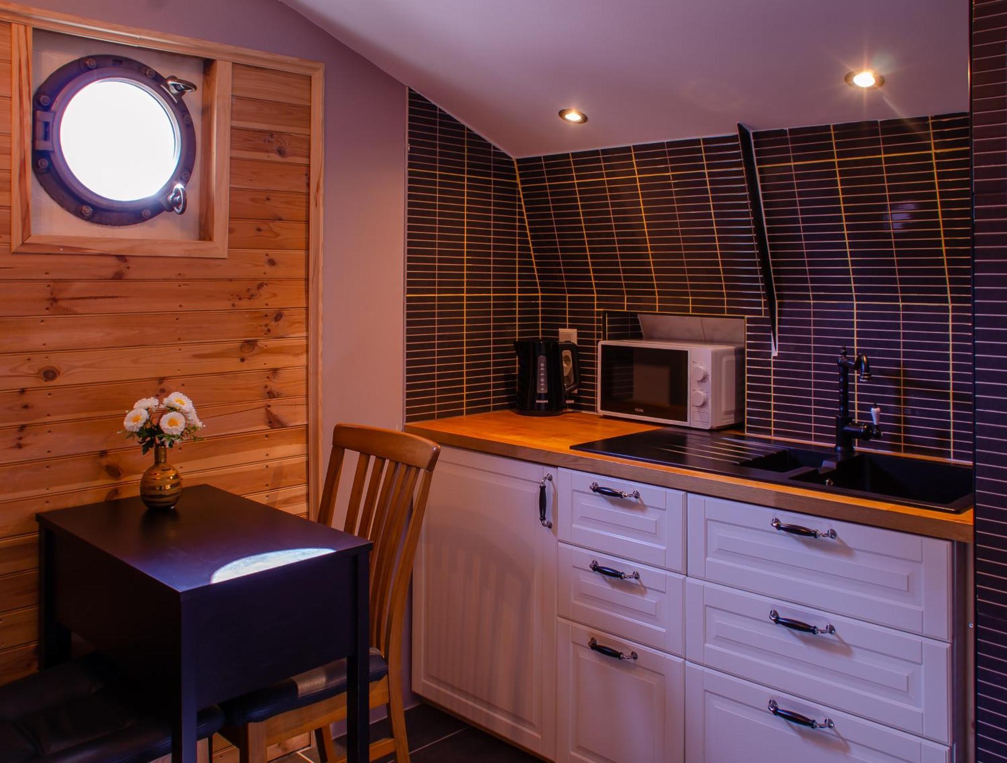 B&B Hotel Elselina Schiedam Bagian luar foto